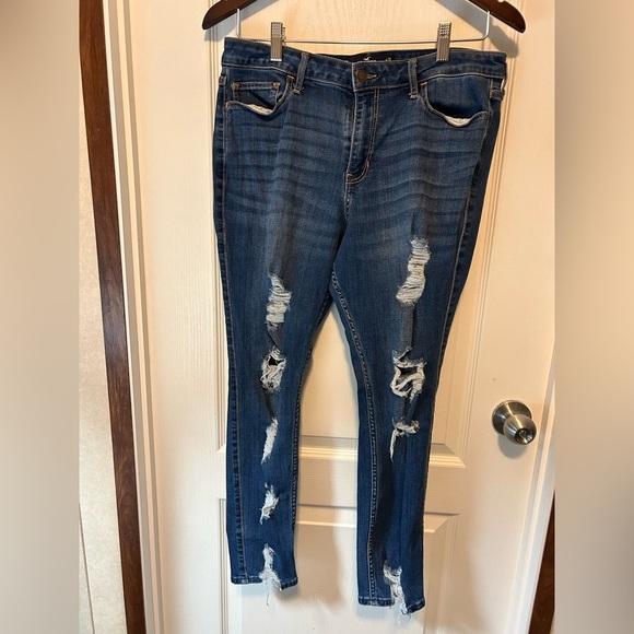 Hollister Denim - Hollister Ripped Curvy Mid-Rise Super Skinny Jeans - Dark Blue - Size 13S 31/26